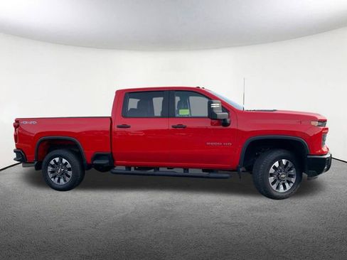 Used 2024 Chevrolet Silverado 2500 Custom image 14