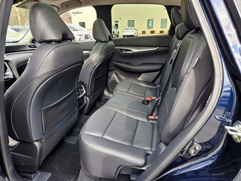 New 2025 INFINITI QX50 Luxe image 9