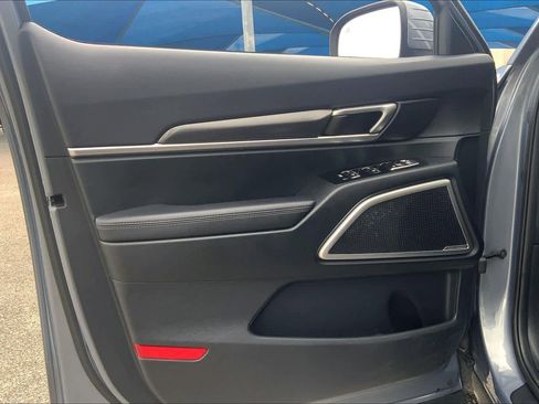 Used 2025 Kia Telluride S image 22