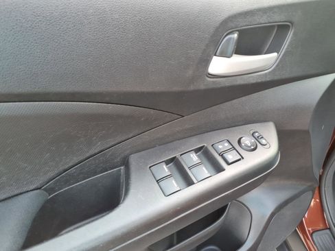 Used 2015 Honda CR-V LX image 9