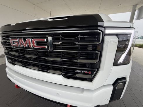 Used 2024 GMC Sierra 2500 AT4 w/ AT4 Premium Plus Package image 2