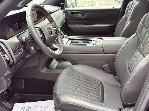 Certified 2025 Nissan Armada PRO-4X w/ Pro-4X Premium Package AWD/4WD image 19