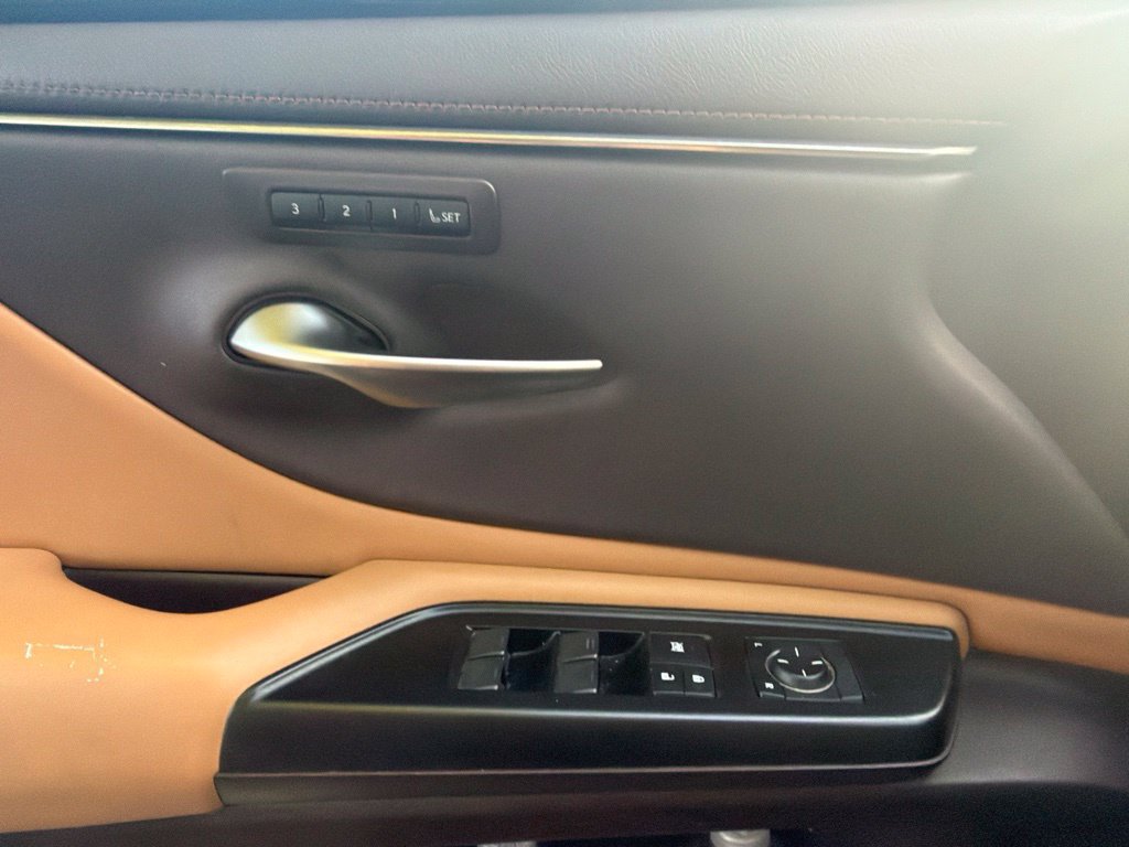 Used 2019 Lexus ES 350 w/ Premium Package FWD image 15