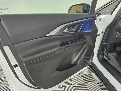 Used 2026 Chevrolet Equinox EV LT FWD image 19