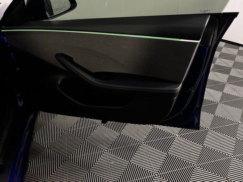 Used 2025 Tesla Model 3 Long Range image 31