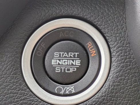 Used 2024 RAM 3500 Big Horn image 24