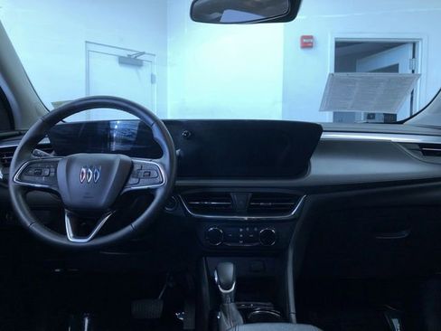 Used 2025 Buick Encore GX Preferred AWD/4WD image 18