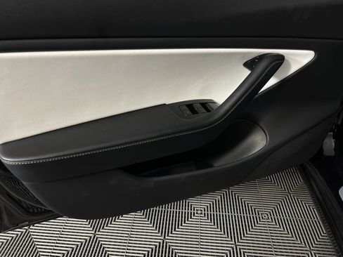 Used 2018 Tesla Model 3 Long Range image 24