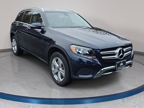 Used 2018 Mercedes-Benz GLC 300 4MATIC image 4