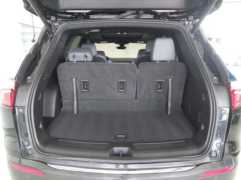 Used 2024 Buick Enclave Essence w/ Experience Buick Package image 27