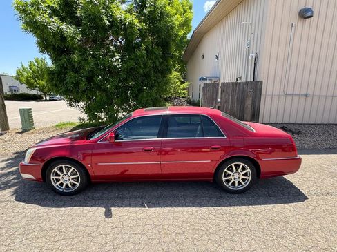 Used 2008 Cadillac DTS Performance FWD image 1