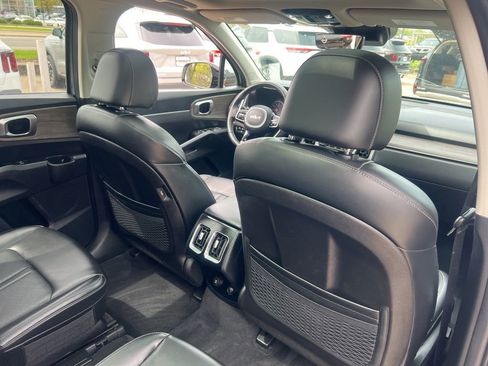 Certified 2023 Kia Sorento X-Line EX AWD/4WD image 17