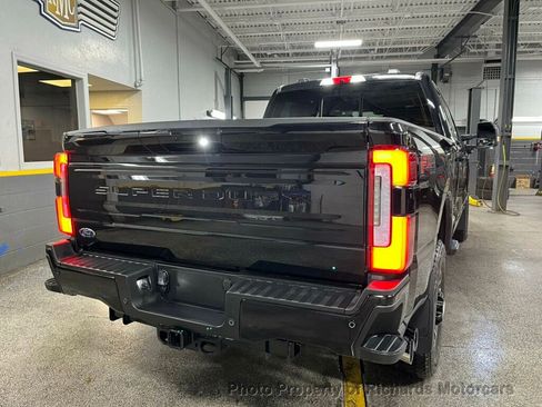 Used 2026 Ford F250 Platinum w/ FX4 Off-Road Package image 4