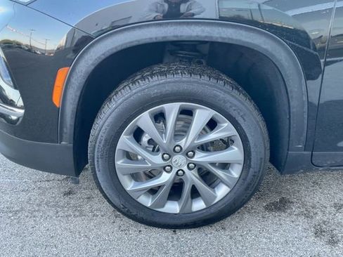 Used 2025 Buick Enclave Preferred image 8