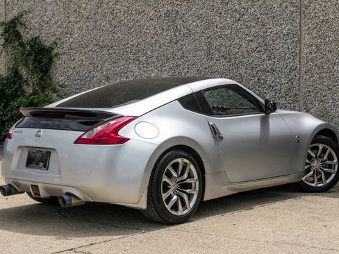 Used 2014 Nissan 370Z Coupe RWD image 7
