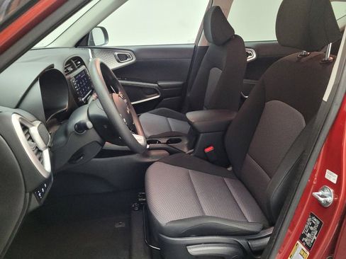 Used 2024 Kia Soul LX w/ Option Group 015 image 17