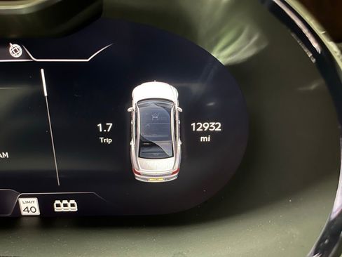 Used 2022 Bentley Flying Spur V8 image 7