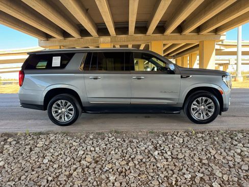 Used 2023 GMC Yukon XL Denali image 2