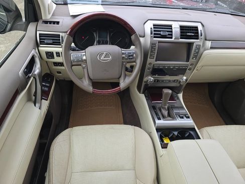 Used 2017 Lexus GX 460 Premium w/ Premium Package image 13