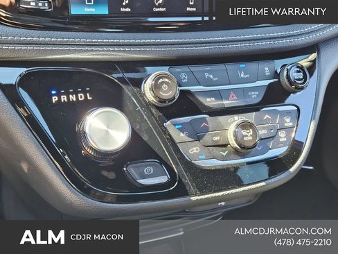 New 2026 Chrysler Pacifica Select FWD image 24
