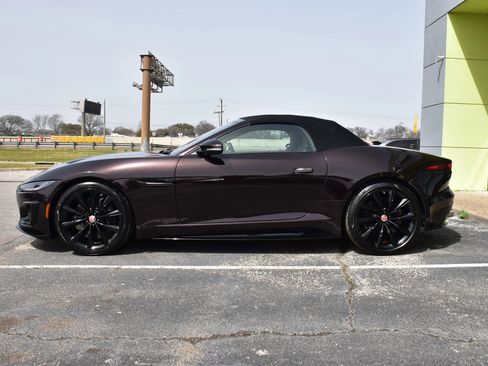 Used 2023 Jaguar F-TYPE R image 7