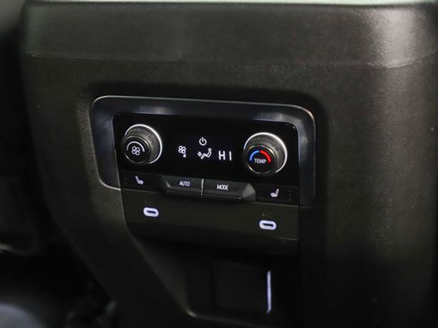 Used 2021 Chevrolet Tahoe Premier image 17