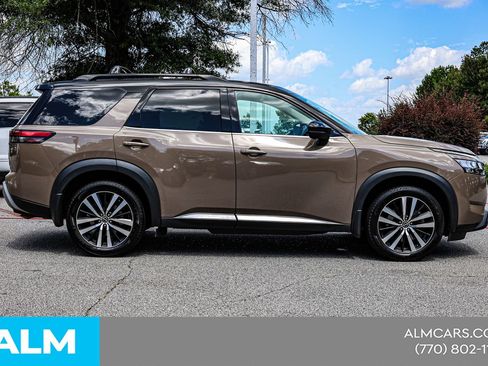 Used 2023 Nissan Pathfinder Platinum w/ Cargo Package FWD image 11