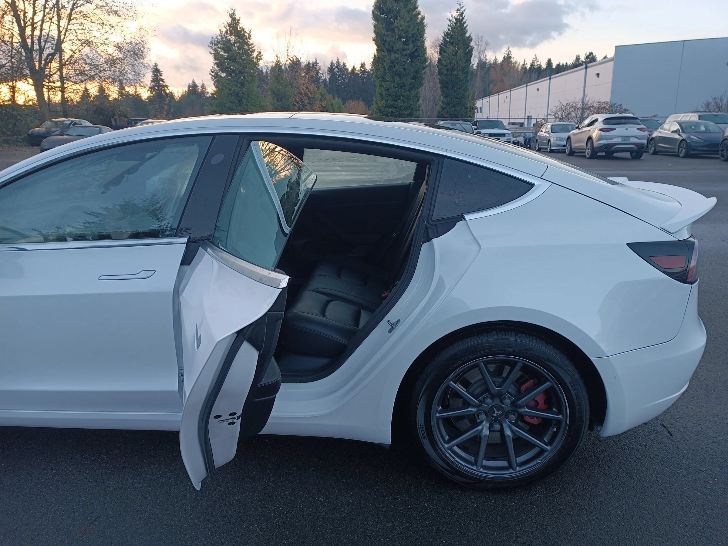 Used 2020 Tesla Model 3 Standard Range Plus RWD image 17