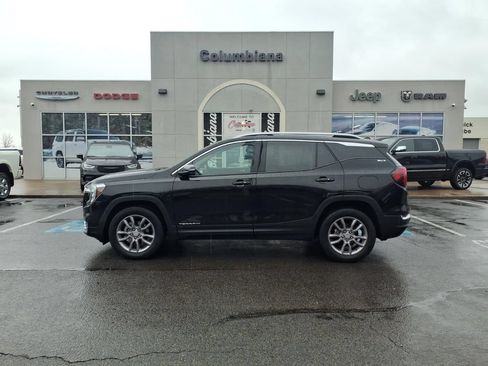 Used 2024 GMC Terrain SLT w/ Infotainment Package II AWD/4WD image 1