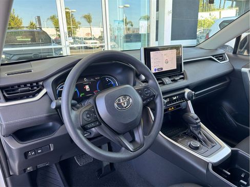 Used 2024 Toyota RAV4 LE AWD/4WD image 23