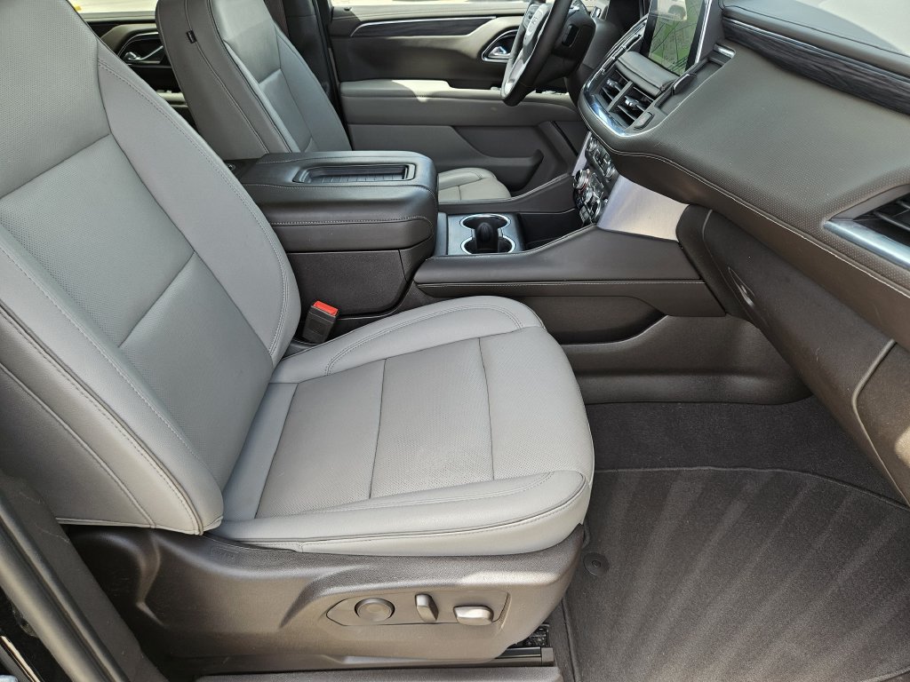 Used 2023 GMC Yukon SLT w/ SLT Premium Package AWD/4WD image 12