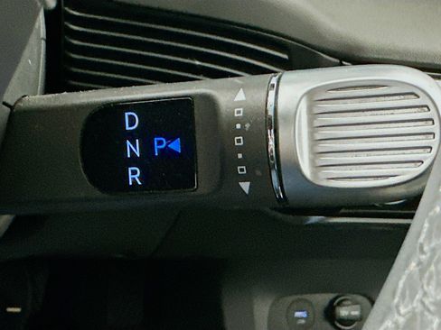 Used 2024 Hyundai Ioniq 5 SE image 25