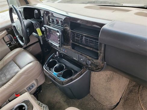 Used 2023 Chevrolet Express 2500 image 19