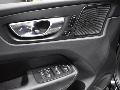 Used 2022 Volvo XC60 B5 Inscription w/ Climate Package image 15