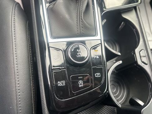 Used 2025 Kia Sportage EX image 26