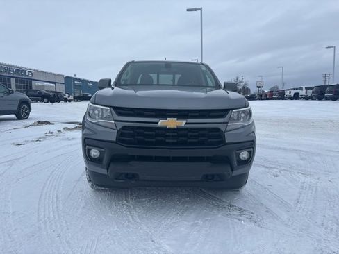 Used 2022 Chevrolet Colorado LT w/ LT Convenience Package image 8