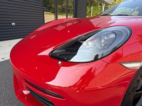 Used 2025 Porsche 718 Cayman RWD image 13