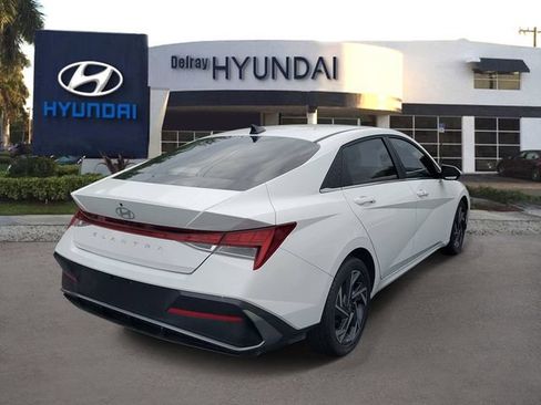Certified 2025 Hyundai Elantra SEL FWD image 6