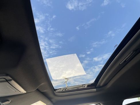 Used 2014 Ford F150 FX4 w/ Equipment Group 402A Luxury image 14