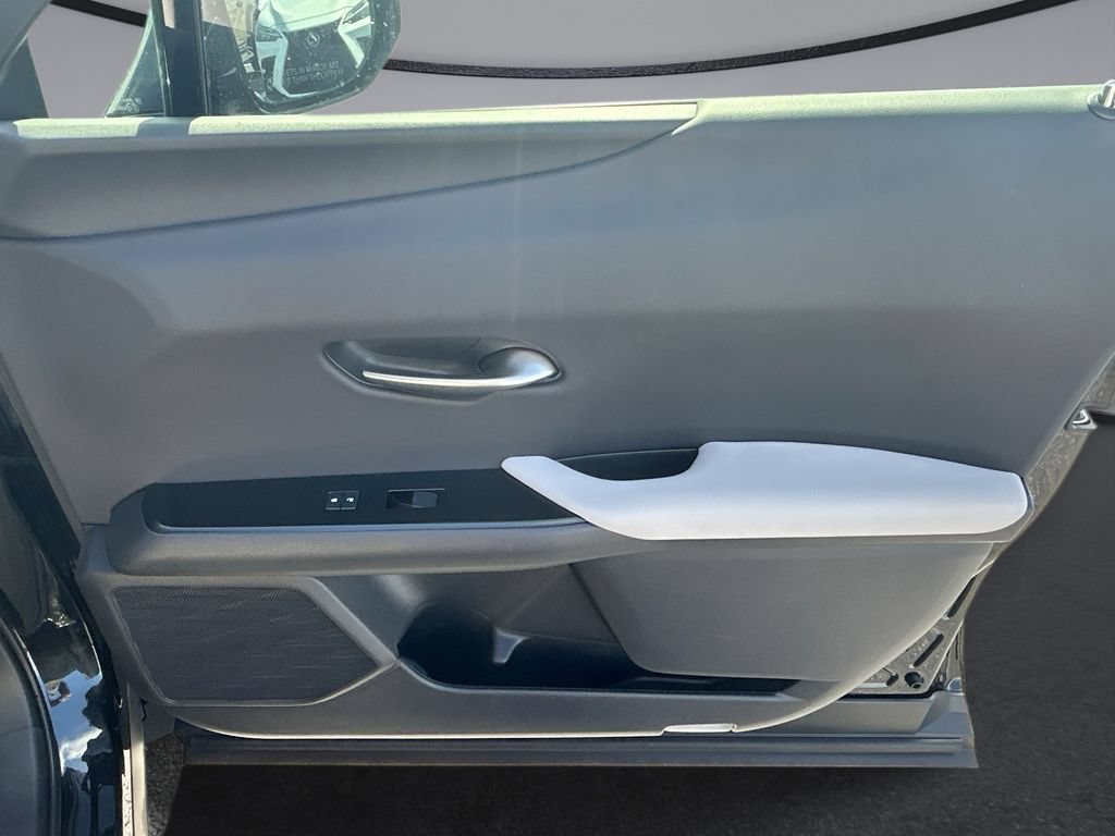 Used 2024 Lexus UX 250h FWD image 13