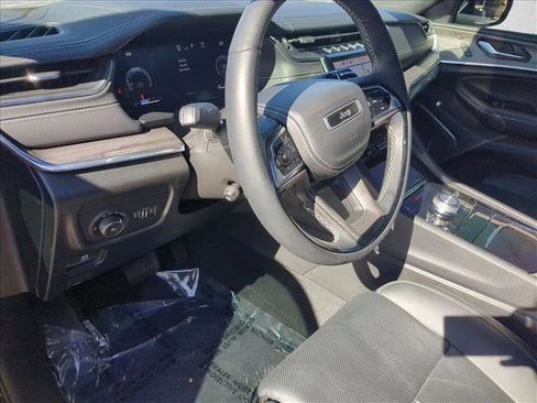 Used 2024 Jeep Grand Cherokee L Overland w/ Advanced Protech Group III image 10