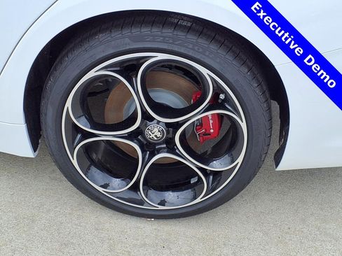 New 2025 Alfa Romeo Giulia Veloce w/ Veloce Package Rwd image 15