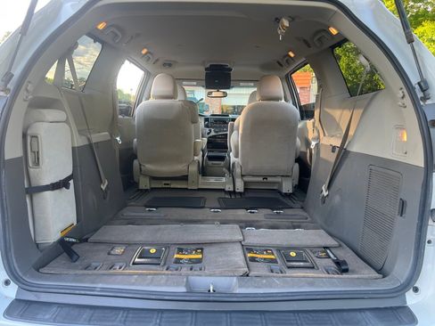 Used 2012 Toyota Sienna LE FWD image 6