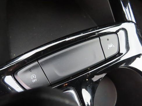 Used 2025 Chevrolet Trax LT w/ Driver Confidence Package FWD image 27