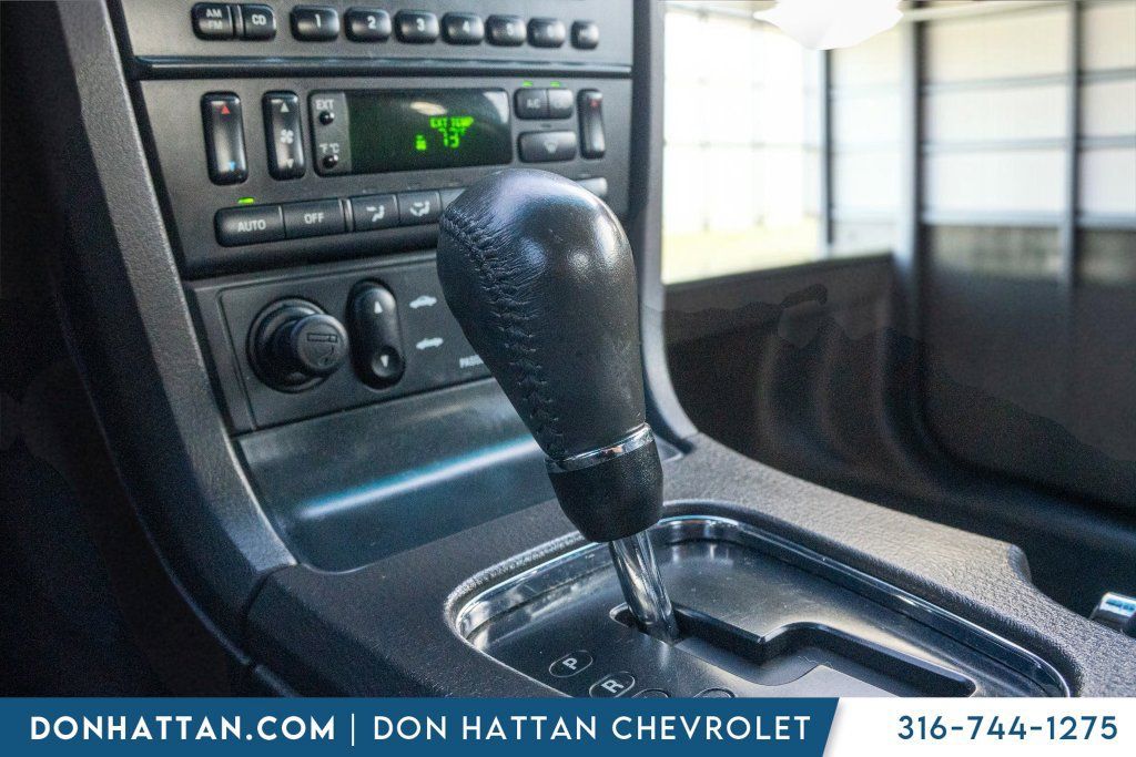 Used 2002 Ford Thunderbird RWD image 10