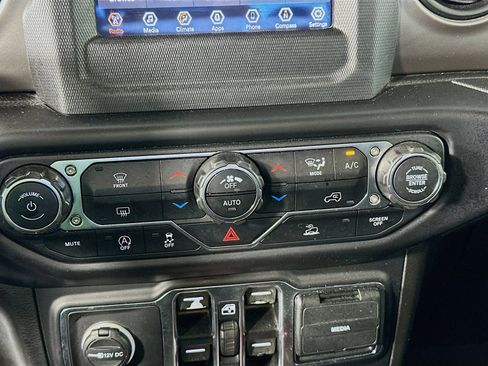 Used 2020 Jeep Gladiator Sport w/ Quick Order Package 24S AWD/4WD image 15