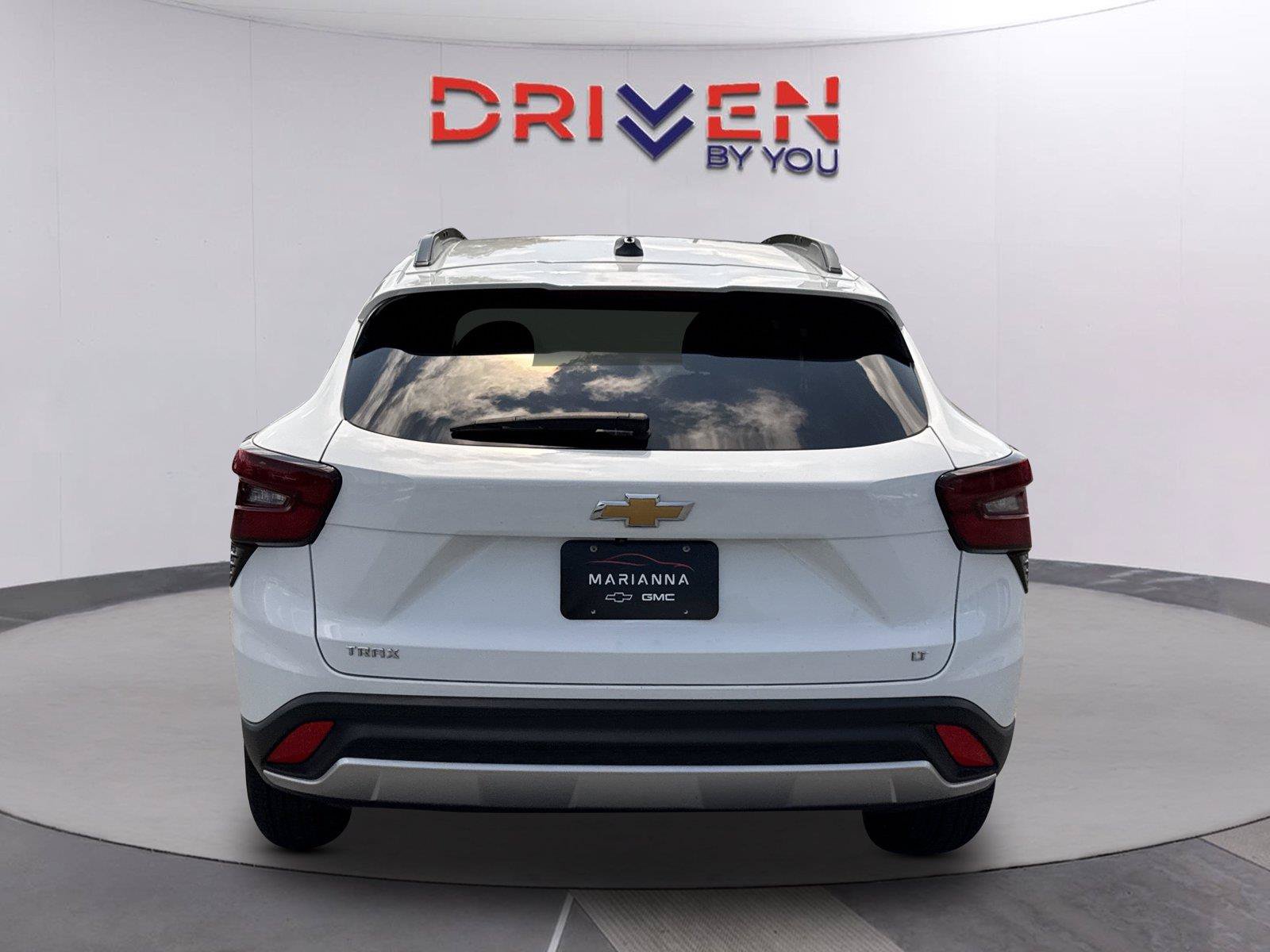 Used 2025 Chevrolet Trax LT w/ LT Convenience Package FWD image 5