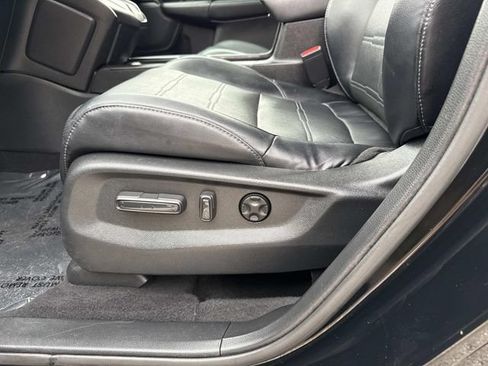 Used 2017 Honda CR-V EX-L image 19