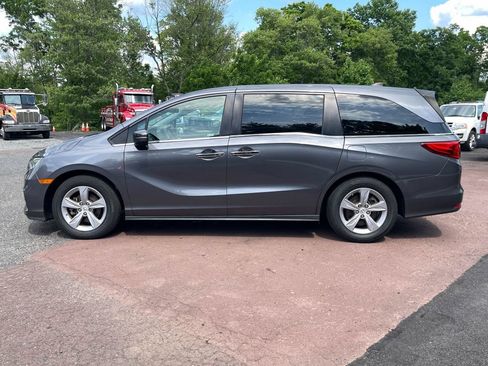 Used 2018 Honda Odyssey EX image 2