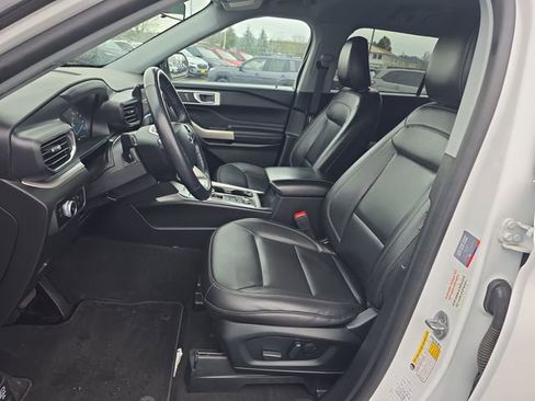Used 2023 Ford Explorer XLT w/ Equipment Group 202A image 17